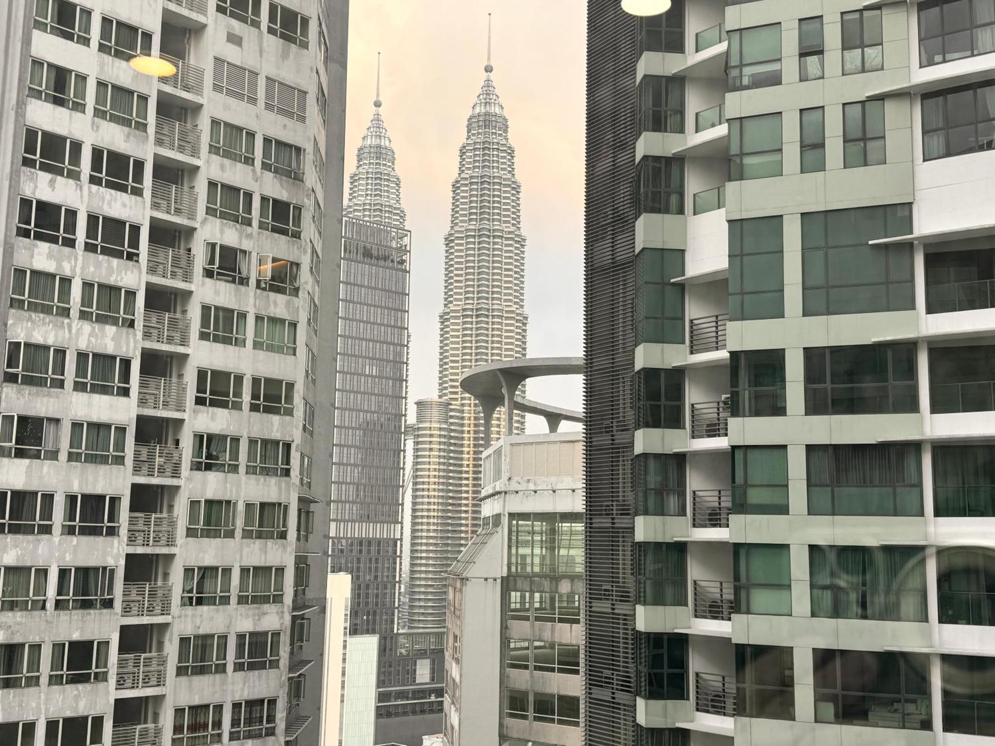 3min Klcc Mercu Summer 3b2b 10pax Big Family By Fantasy Hospitality Aparthotel Kuala Lumpur